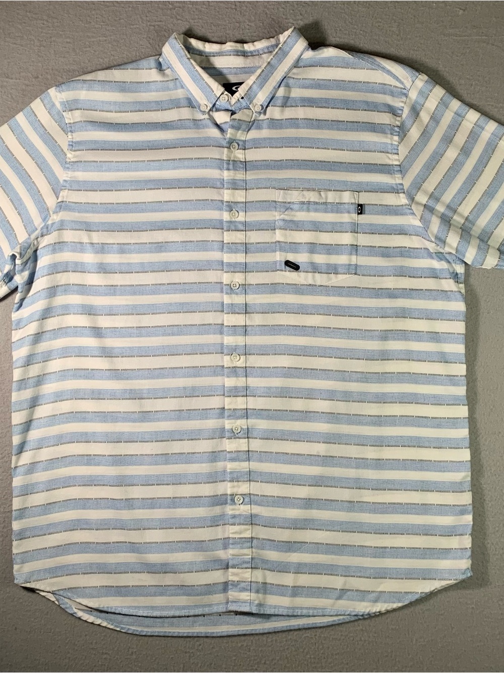 Oakley Light Blue & White Striped Short-Sleeve Button-Down Shirt‎ XXL
